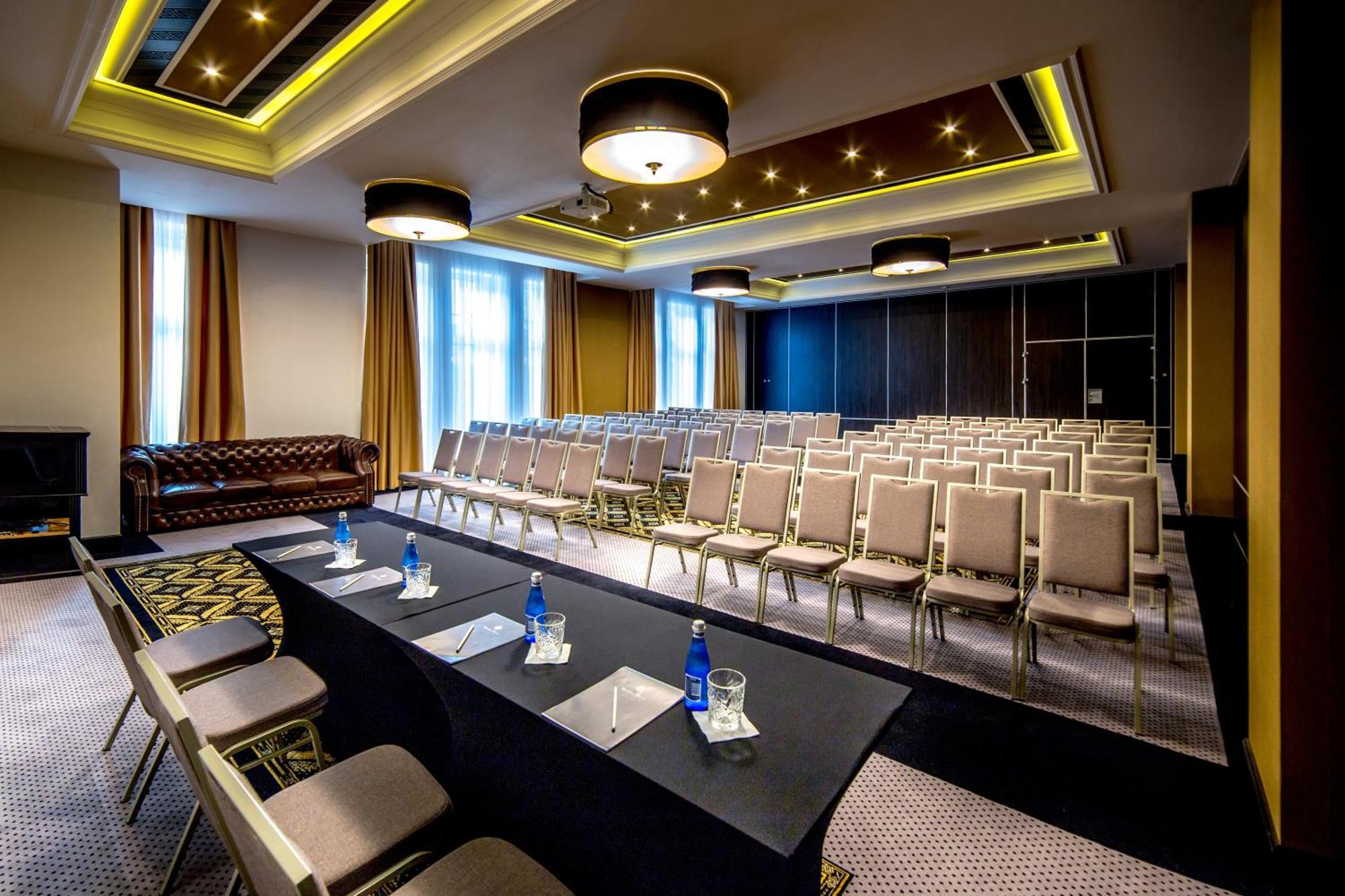 שצ'צ'ין Hotel Dana Business & Conference מראה חיצוני תמונה